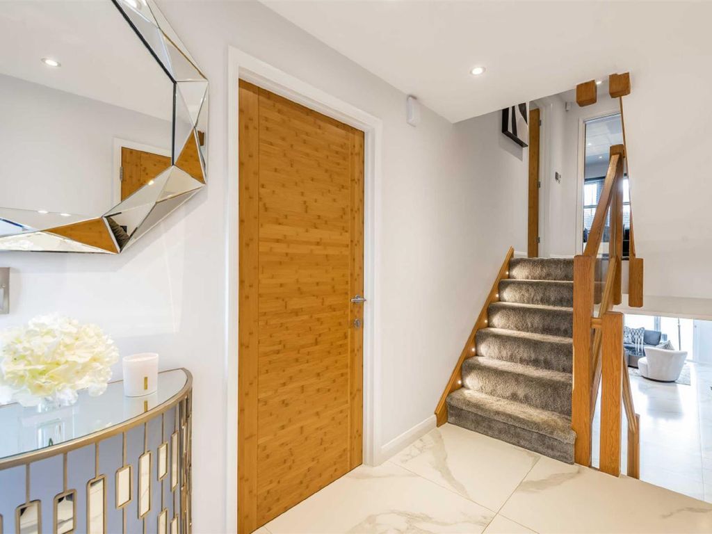 5 bed detached house for sale in Barnet Gate Lane, Arkley, Barnet EN5, £1,575,000