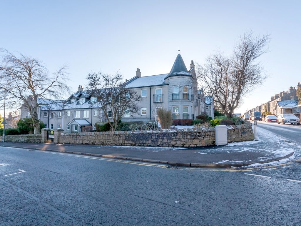 2 bed flat for sale in Kirk Brae, Cults, Aberdeen AB15, £190,000