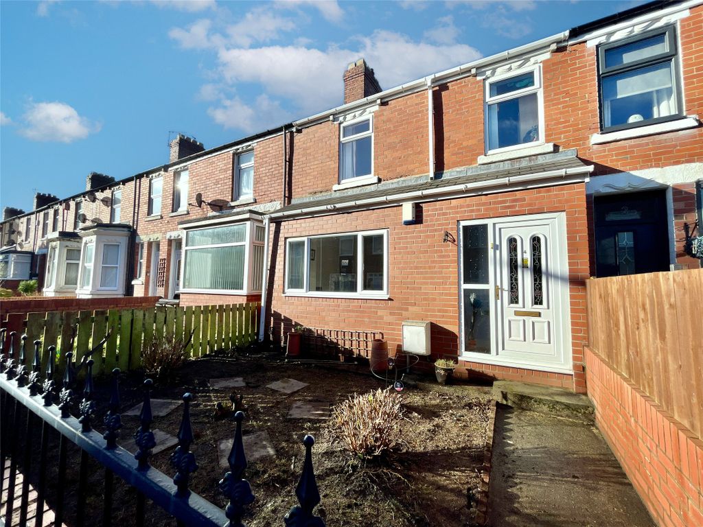 3 bed terraced house for sale in Parsons Gardens, Dunston NE11, £145,000