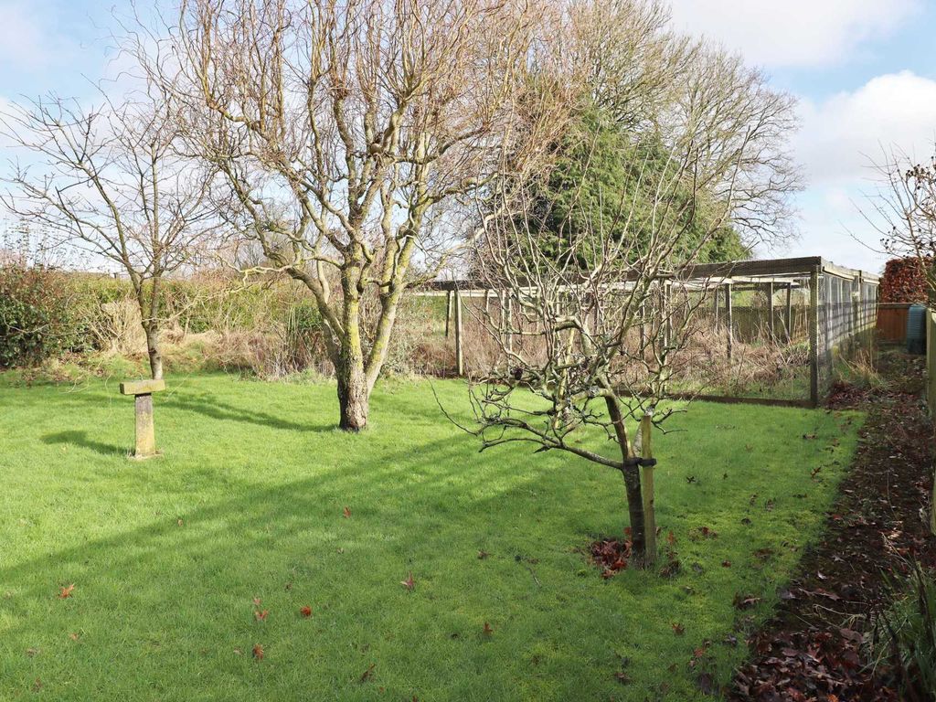 3 bed detached bungalow for sale in Easton Royal, Pewsey SN9, £750,000