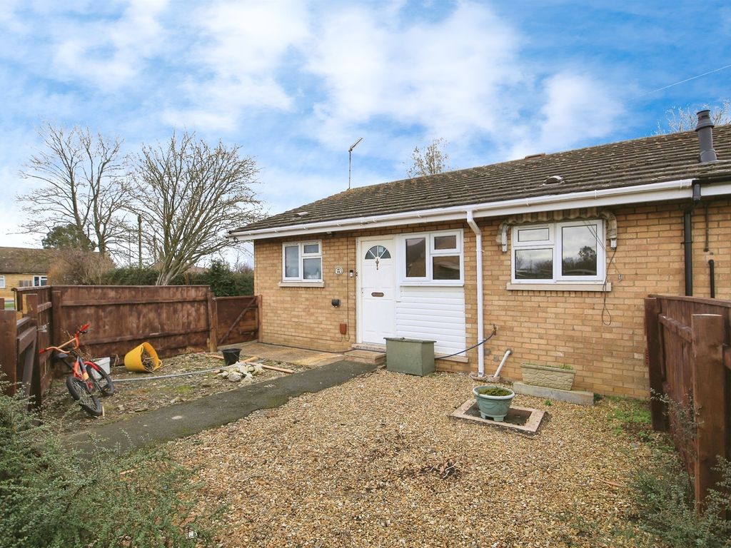 2 bed detached bungalow for sale in Papworth Road, March PE15, £220,000