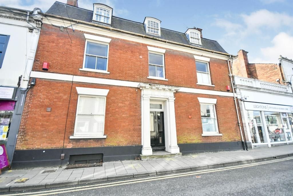 1 bed flat to rent in 31 Wood Street, Old Town SN1, £775 pcm