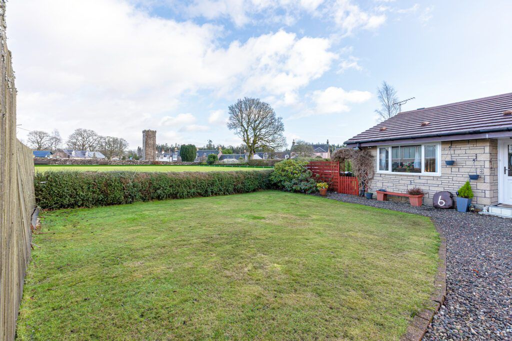 4 bed detached bungalow for sale in Ardoch Grove, Braco FK15, £295,000