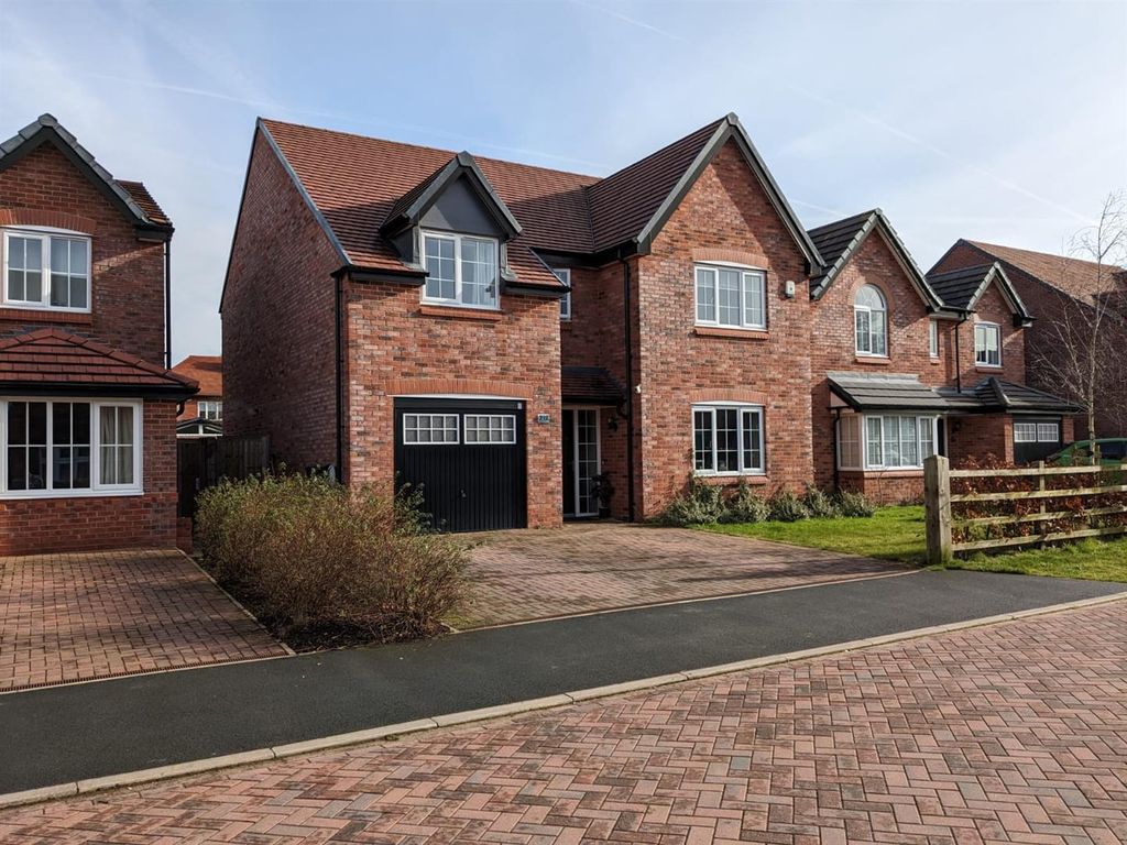4 bed detached house for sale in Wildings Grove, Davenham, Northwich CW9, £550,000