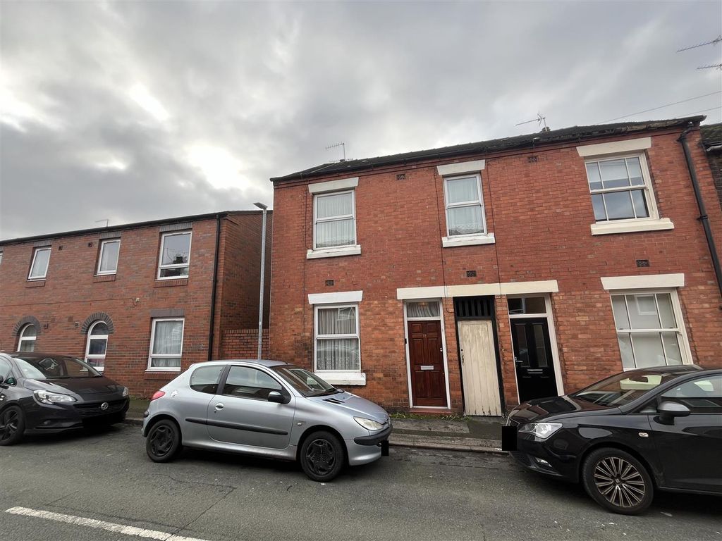 3 bed end terrace house for sale in Harrison Street, Newcastle-Under-Lyme ST5, £81,000