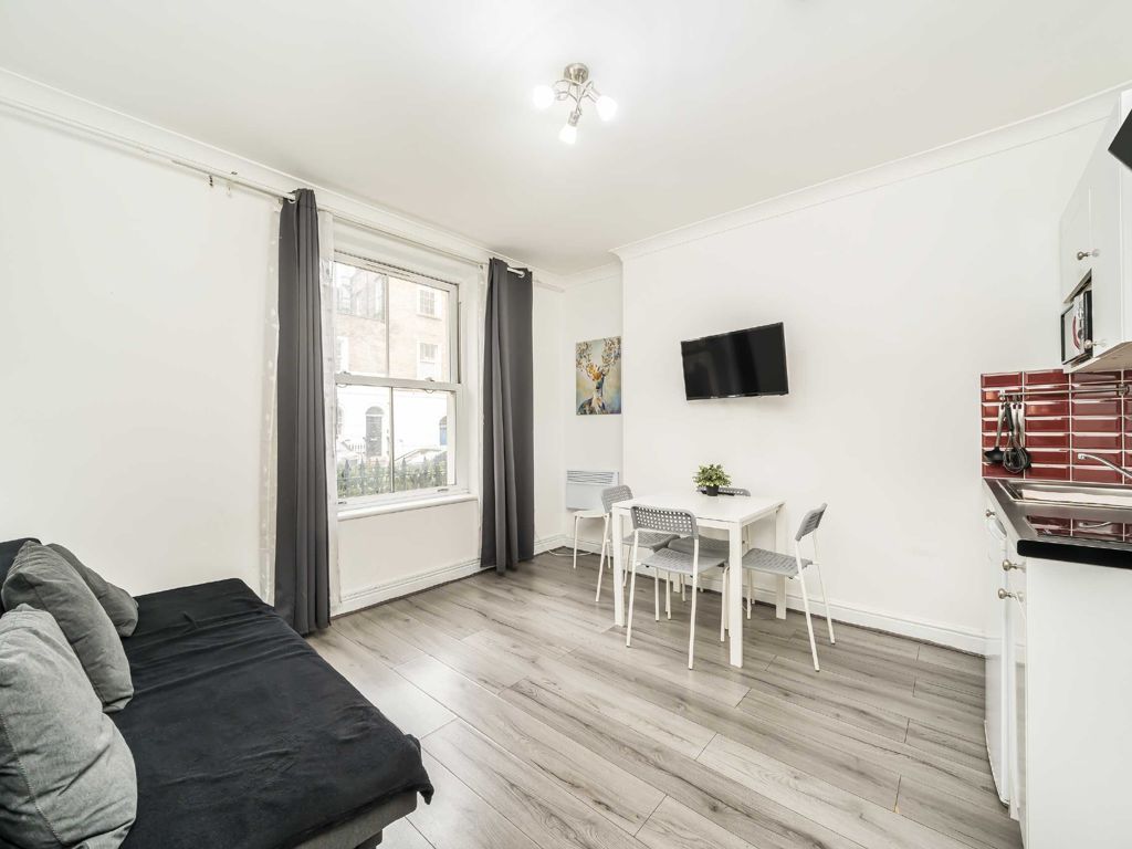 1 bed flat to rent in Swinton Street, London WC1X, £1,889 pcm