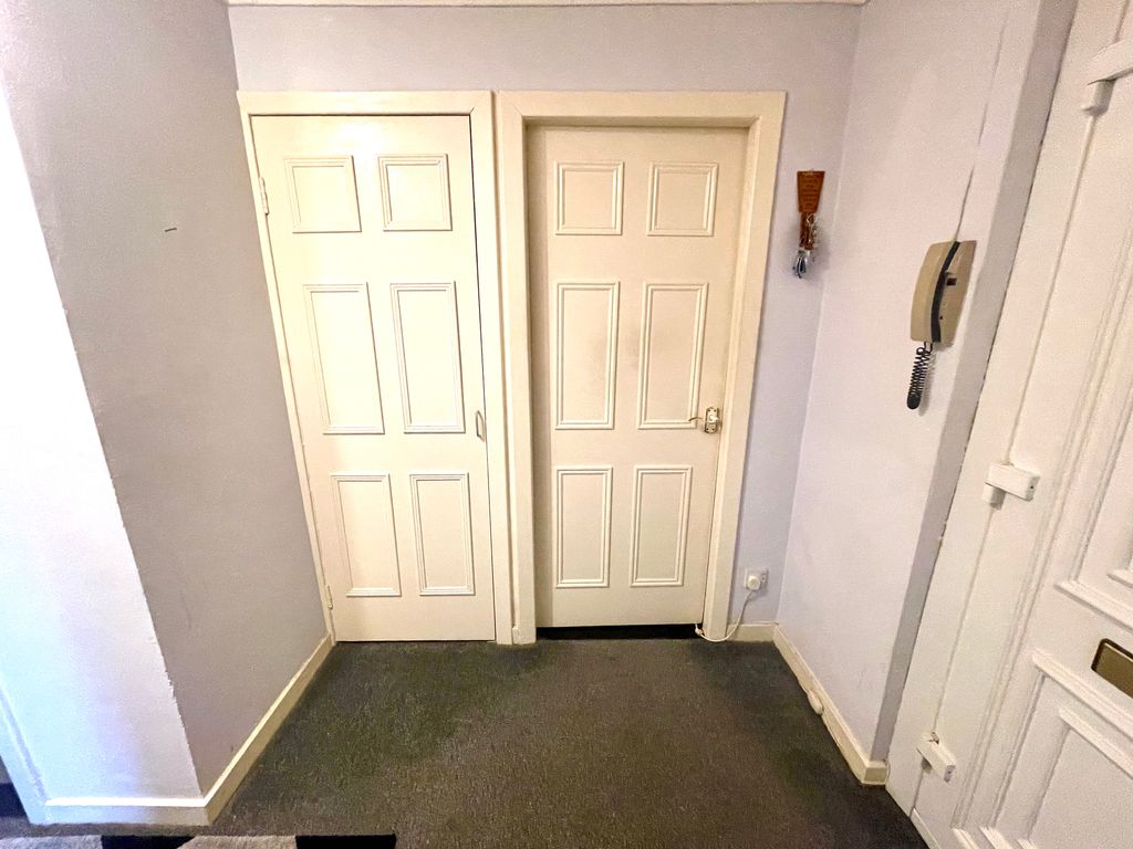 3 bed flat for sale in Crichton Street, Coatbridge ML5, £77,500