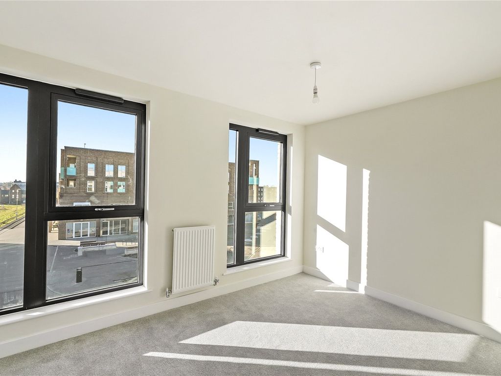 2 bed flat to rent in Evolution Court, Cambridge, Cambridgeshire CB3, £1,650 pcm