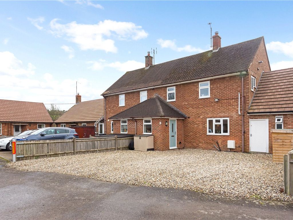 3 bed terraced house for sale in Farm Lane, Aldbourne, Marlborough, Wiltshire SN8, £425,000
