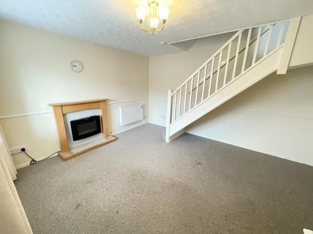 2 bed terraced house to rent in Gifford Road, Stratton, Swindon SN3, £950 pcm