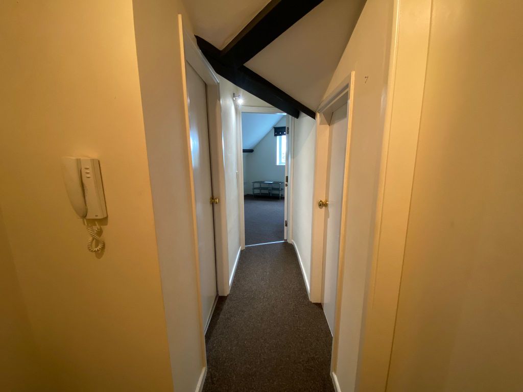 1 bed flat to rent in Upper High Street, Cradley Heath B64, £575 pcm