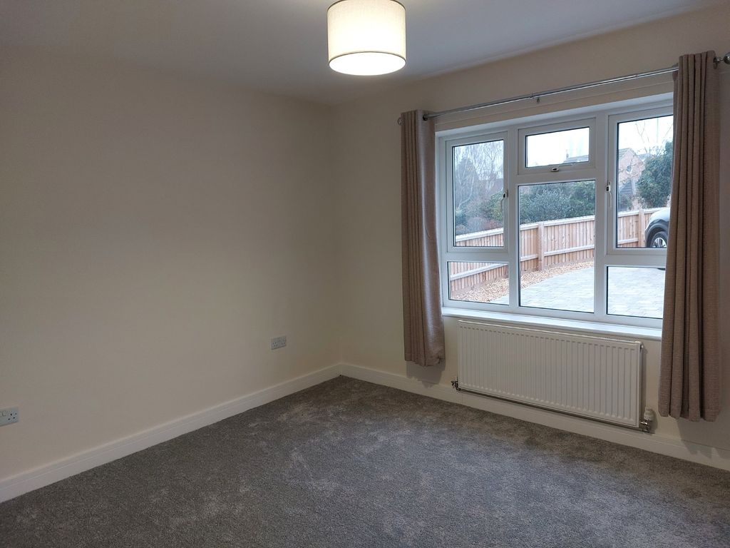 2 bed detached bungalow to rent in Neville Close, Rolleston-On-Dove, Burton-On-Trent DE13, £975 pcm