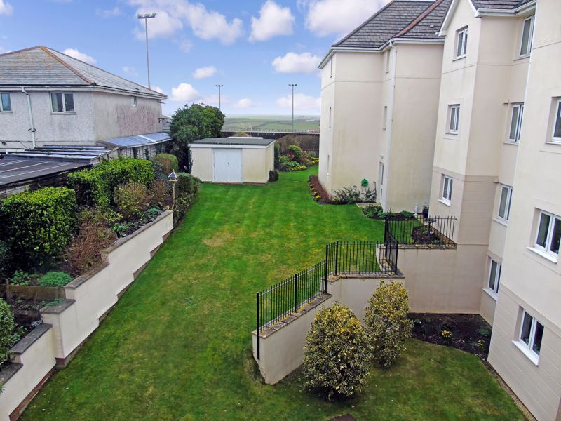 2 bed flat for sale in Windsor Court, Newquay TR7, £162,000