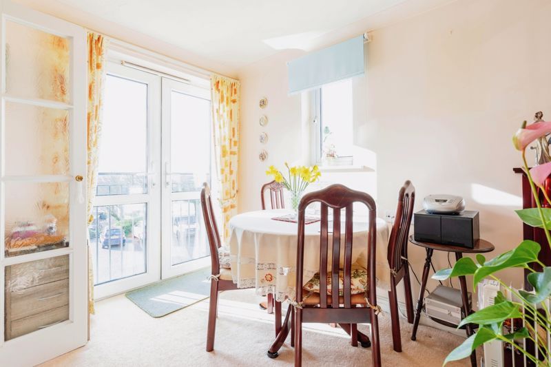 2 bed flat for sale in Windsor Court, Newquay TR7, £162,000