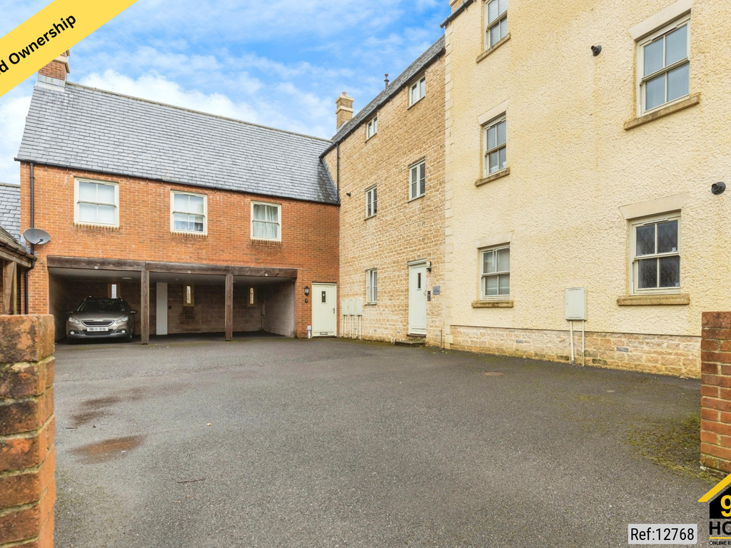 2 bed flat for sale in 12 Fry Close, Cirencester, United Kingdom GL7, £85,500