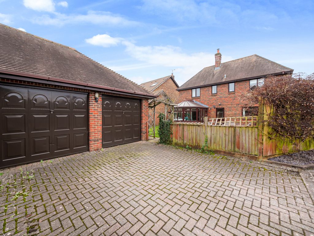 4 bed detached house for sale in North Drive, Littleton SO22, £800,000