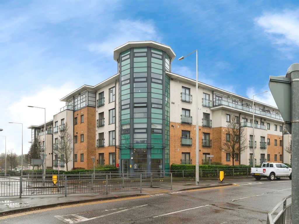 1 bed flat for sale in Hogg Lane, Grays RM17, £185,000
