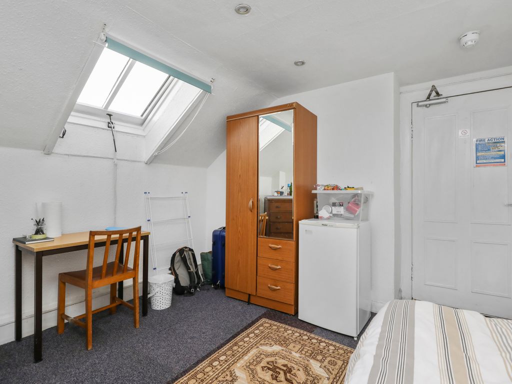 6 bed flat for sale in 5 Eskbank Road, Dalkeith, Eskbank EH22, £295,000