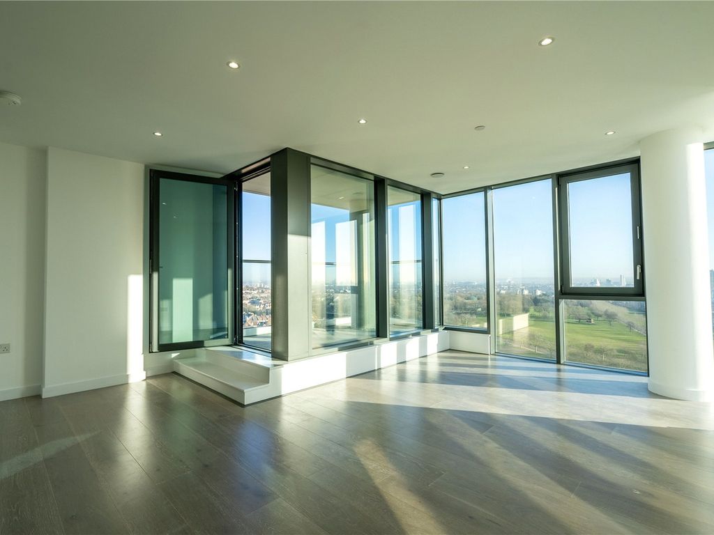 2 bed flat for sale in City North, London N4, £1,150,000