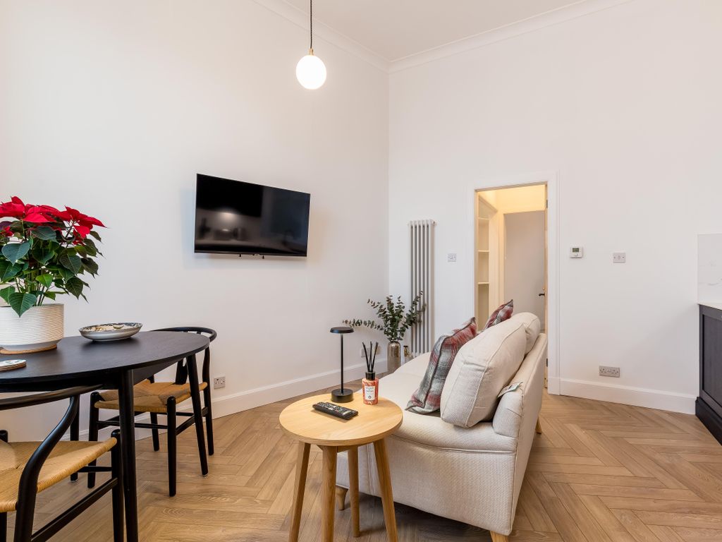 1 bed flat to rent in Henderson Row, Stockbridge, Edinburgh EH3, £1,500 pcm