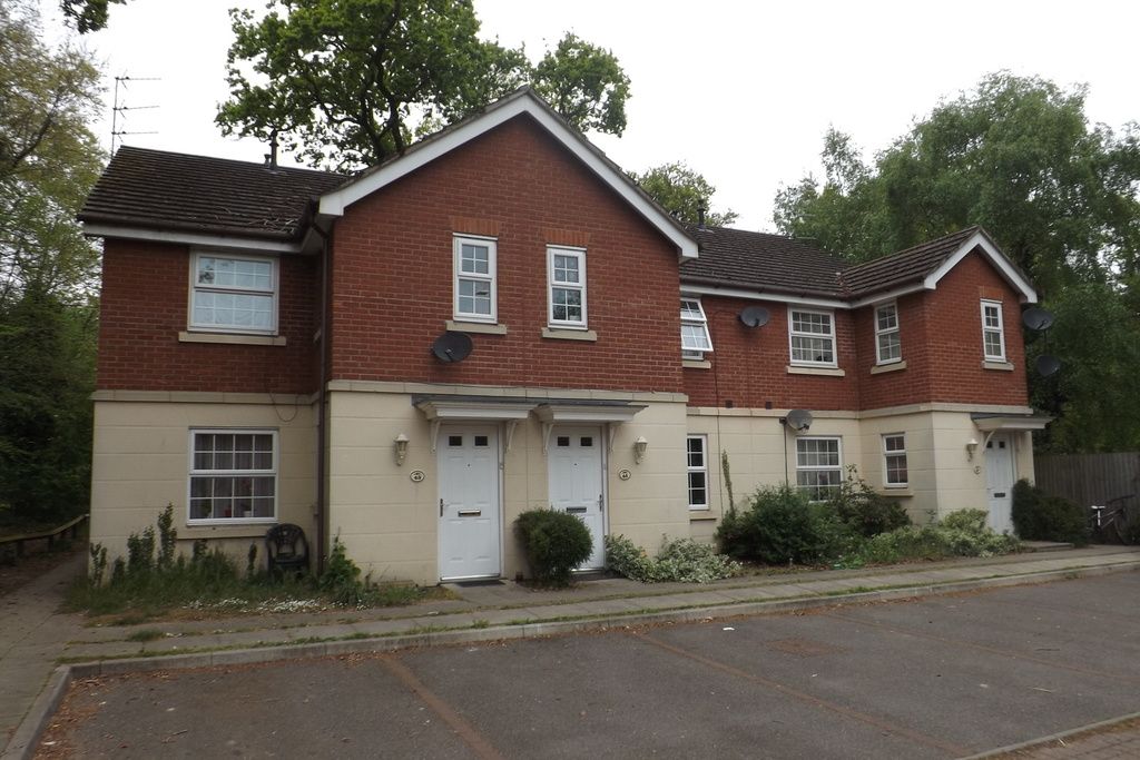 2 bed terraced house to rent in Ethelreda Drive, Thetford IP24, £800 pcm