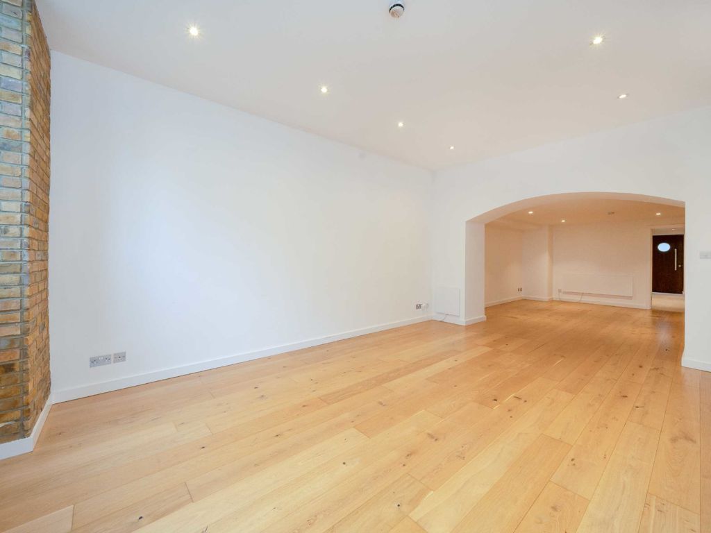 2 bed flat for sale in Empire Square, London N7, £800,000