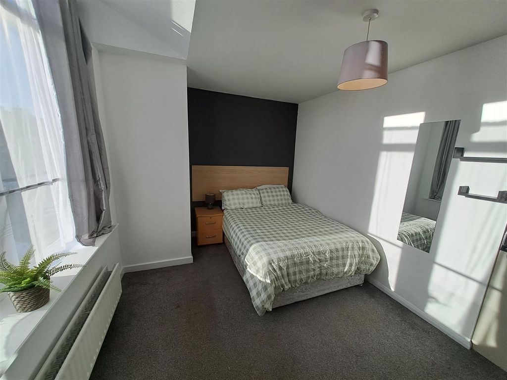 Room to rent in Waterloo Road, Blyth NE24, £580 pcm
