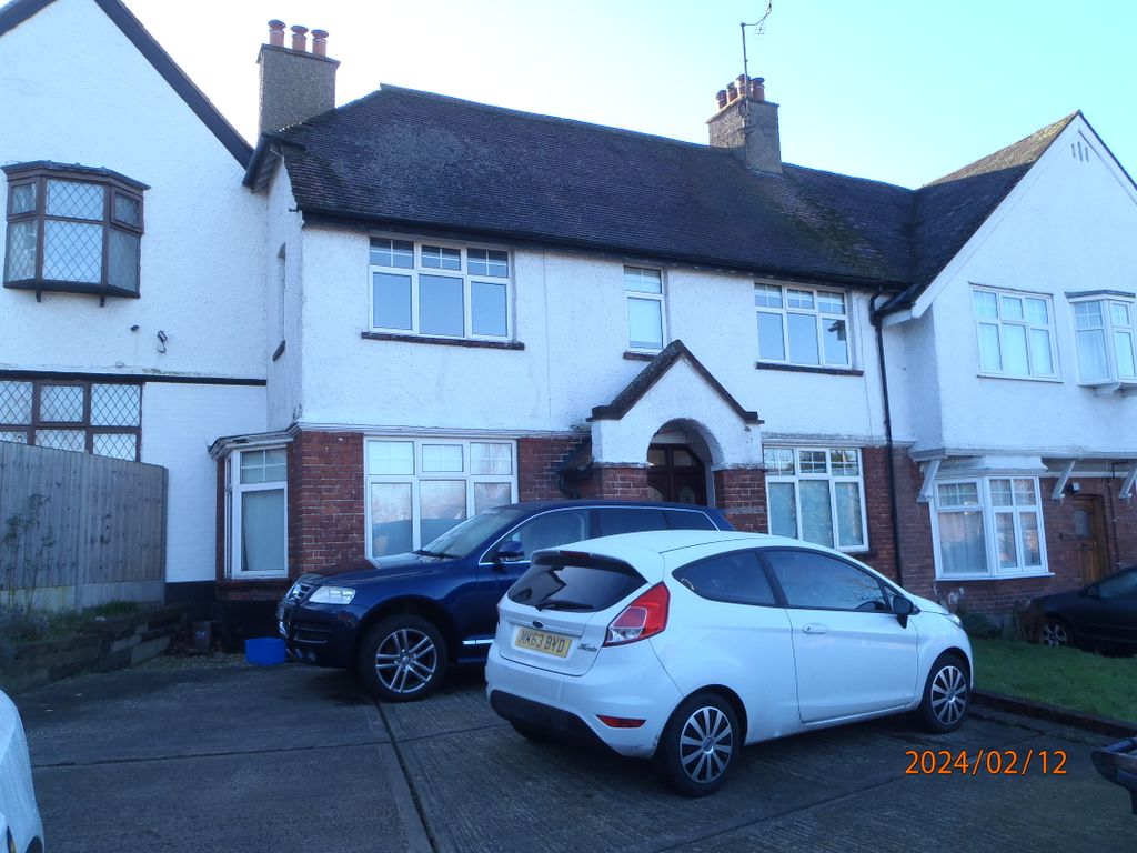4 bed terraced house to rent in Birds Hill, Letchworth Garden City SG6, £1,750 pcm