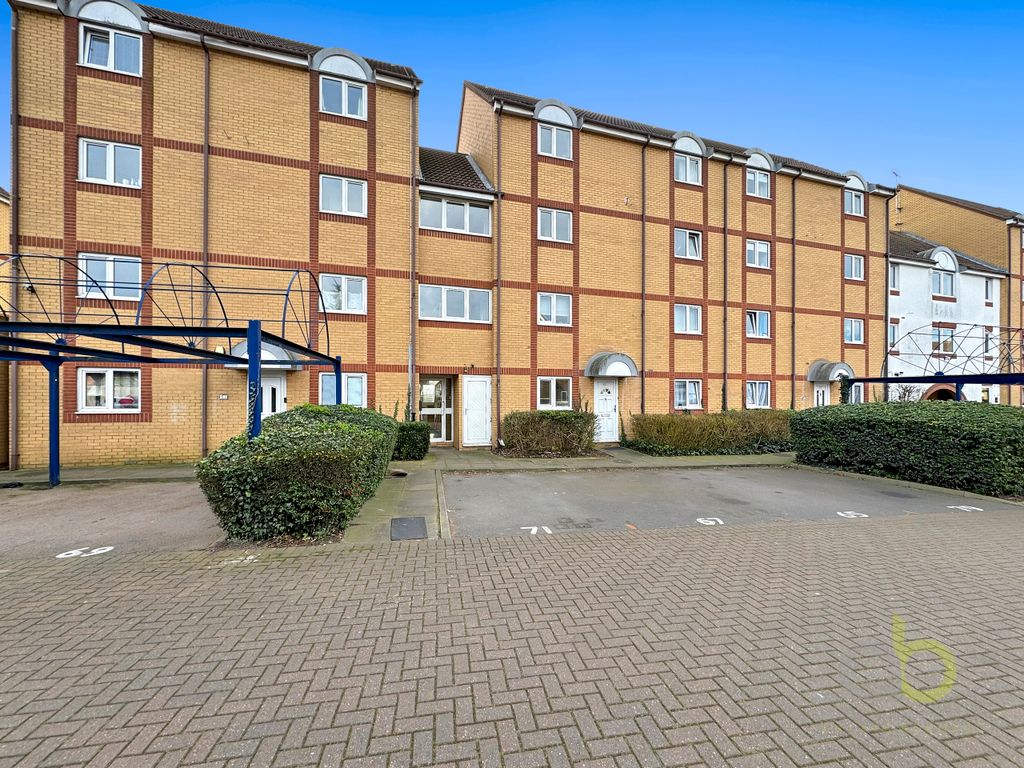 2 bed flat for sale in Astley, Grays RM17, £230,000