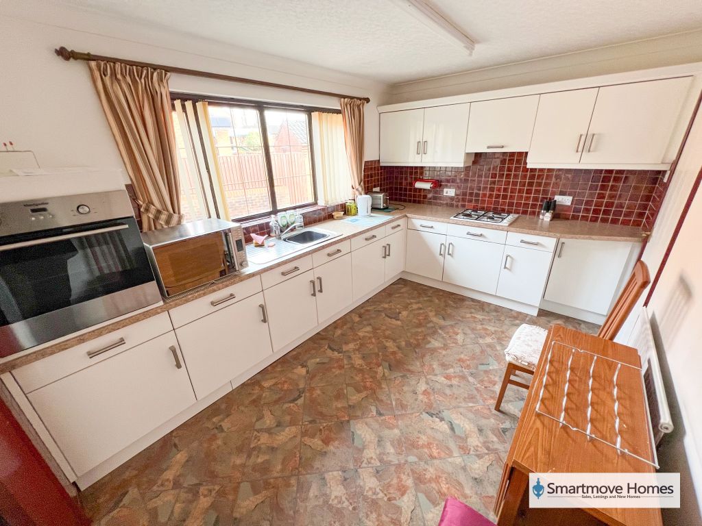3 bed detached bungalow for sale in Storthfield Way, Broadmeadows, South Normanton, Alfreton DE55, £330,000