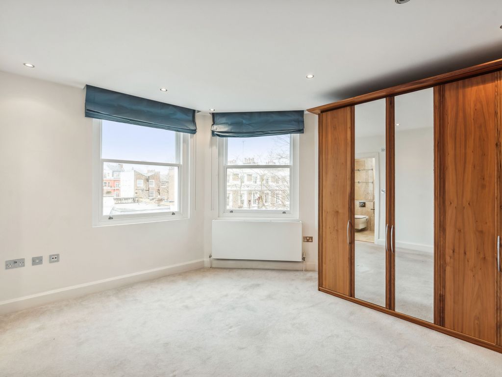 2 bed flat for sale in Monmouth Road, London W2, £1,350,000