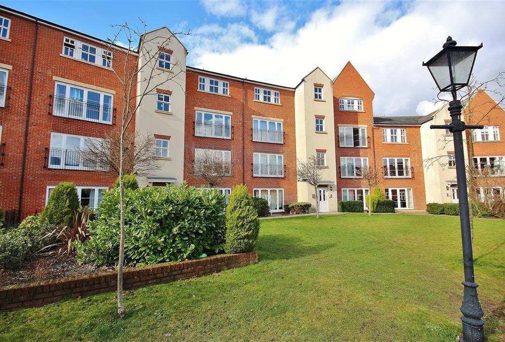 2 bed flat to rent in Kings Wharf, Mill Street, Wantage, Oxfordshire OX12, £1,200 pcm