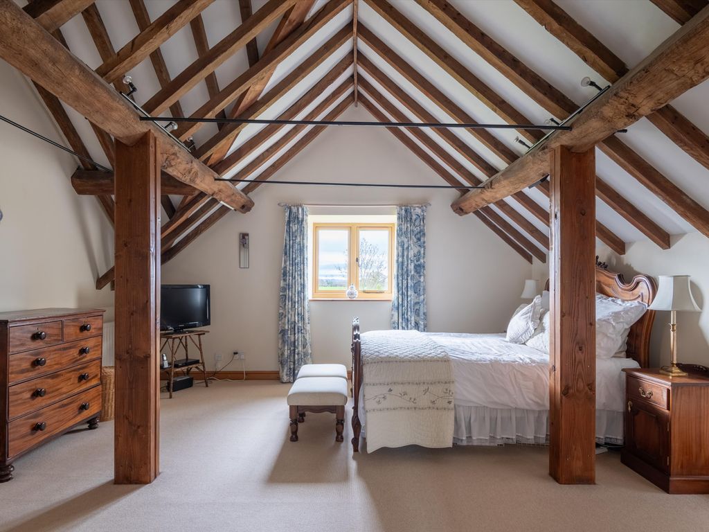 5 bed barn conversion for sale in Bomere Heath, Shrewsbury, Shropshire SY4, £795,000