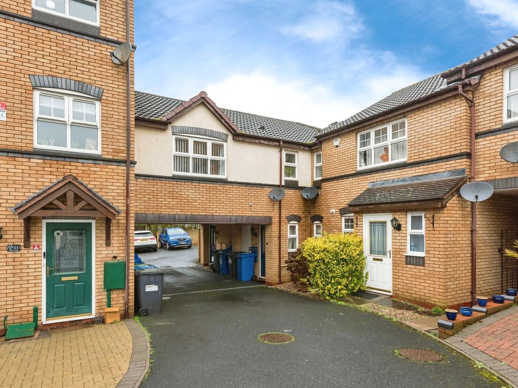 1 bed flat for sale in Fox Close, Tamworth B77, £135,000