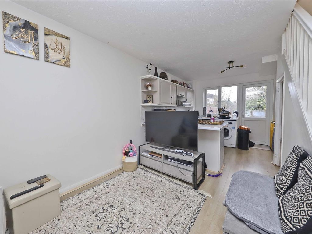 2 bed terraced house for sale in Carlton Court, Uxbridge UB8, £325,000