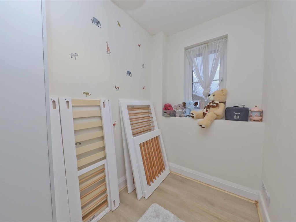 2 bed terraced house for sale in Carlton Court, Uxbridge UB8, £325,000