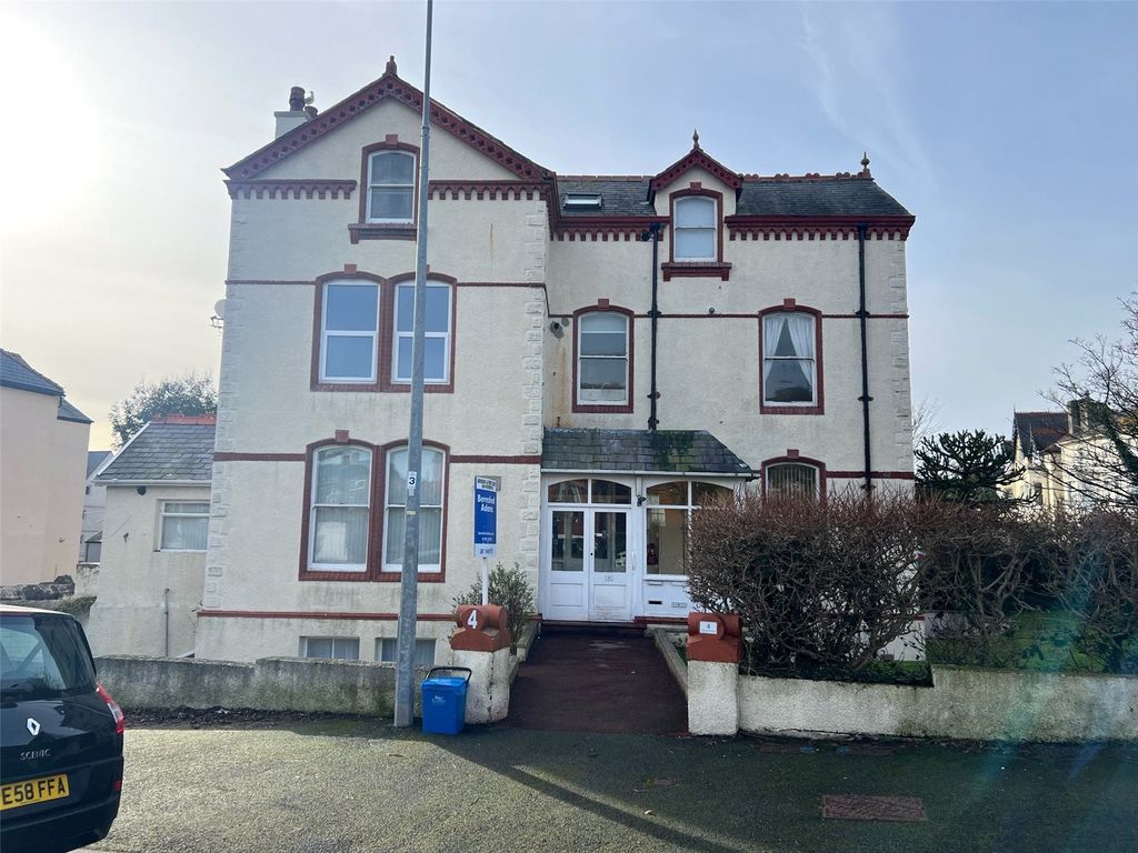 1 bed flat for sale in Clement Avenue, Llandudno, Conwy LL30, £65,000