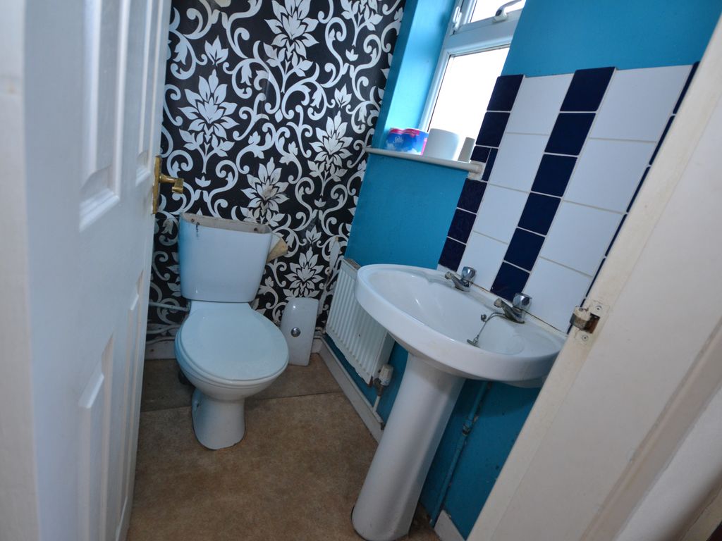 2 bed terraced house for sale in Wold Road, Hull HU5, £122,000