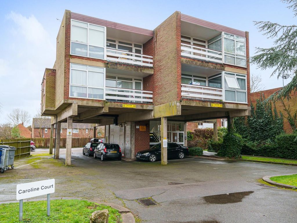 1 bed flat for sale in Caroline Court, The Chase HA7, £250,000
