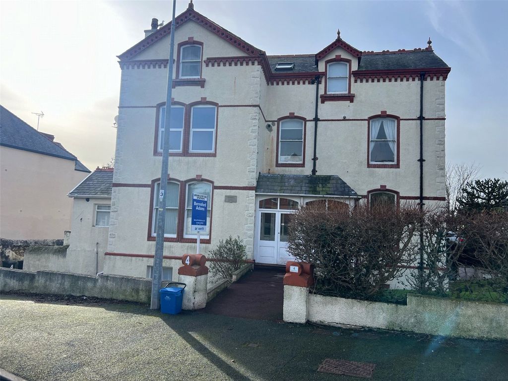 1 bed flat for sale in Clement Court, Clement Avenue, Llandudno, Conwy LL30, £65,000