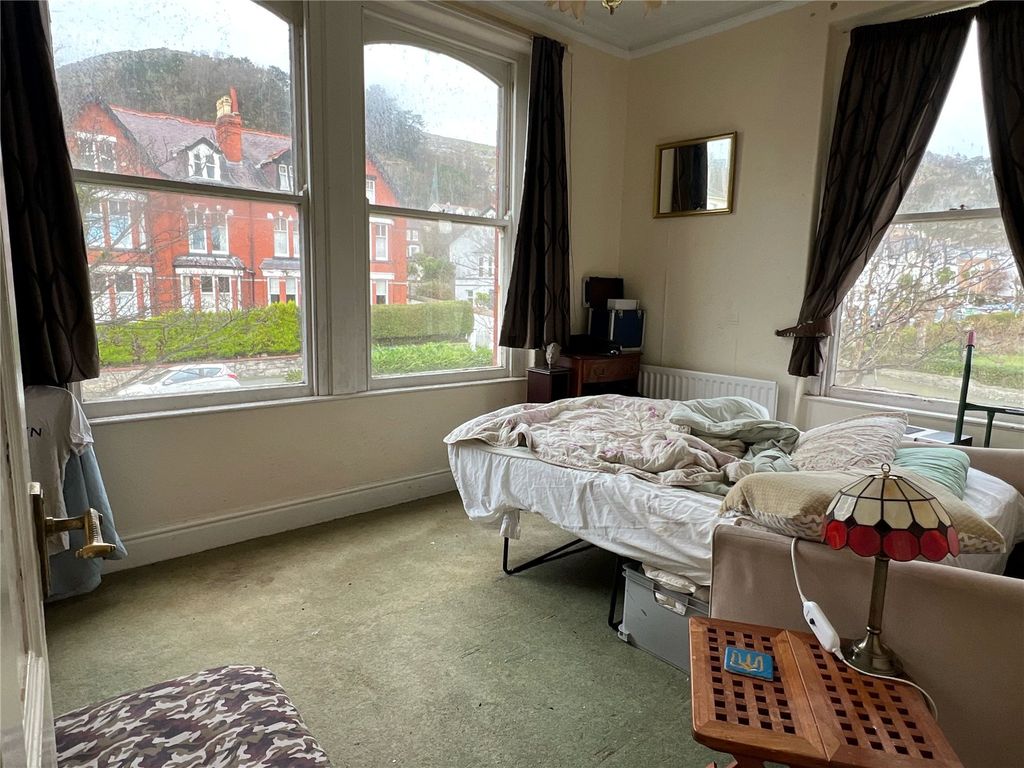1 bed flat for sale in Clement Court, Clement Avenue, Llandudno, Conwy LL30, £65,000
