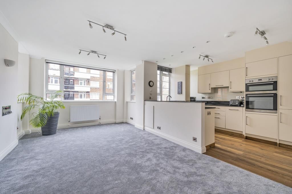 3 bed flat for sale in Townshend Court, St Johns Wood NW8, £925,000