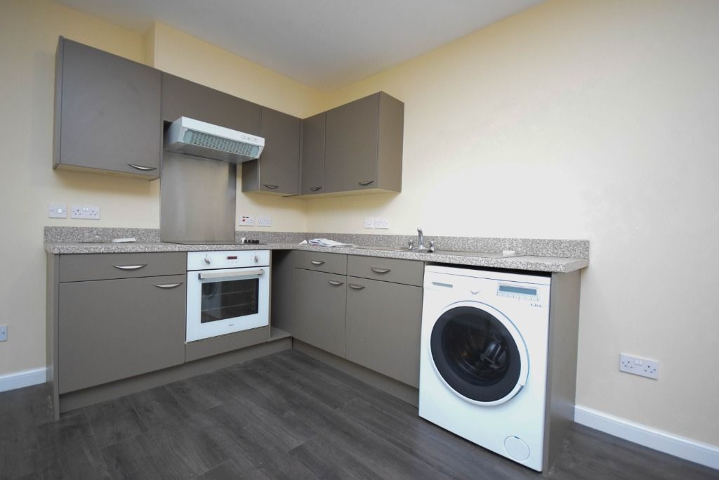 2 bed flat to rent in Glengate, Kirriemuir, Angus DD8, £420 pcm