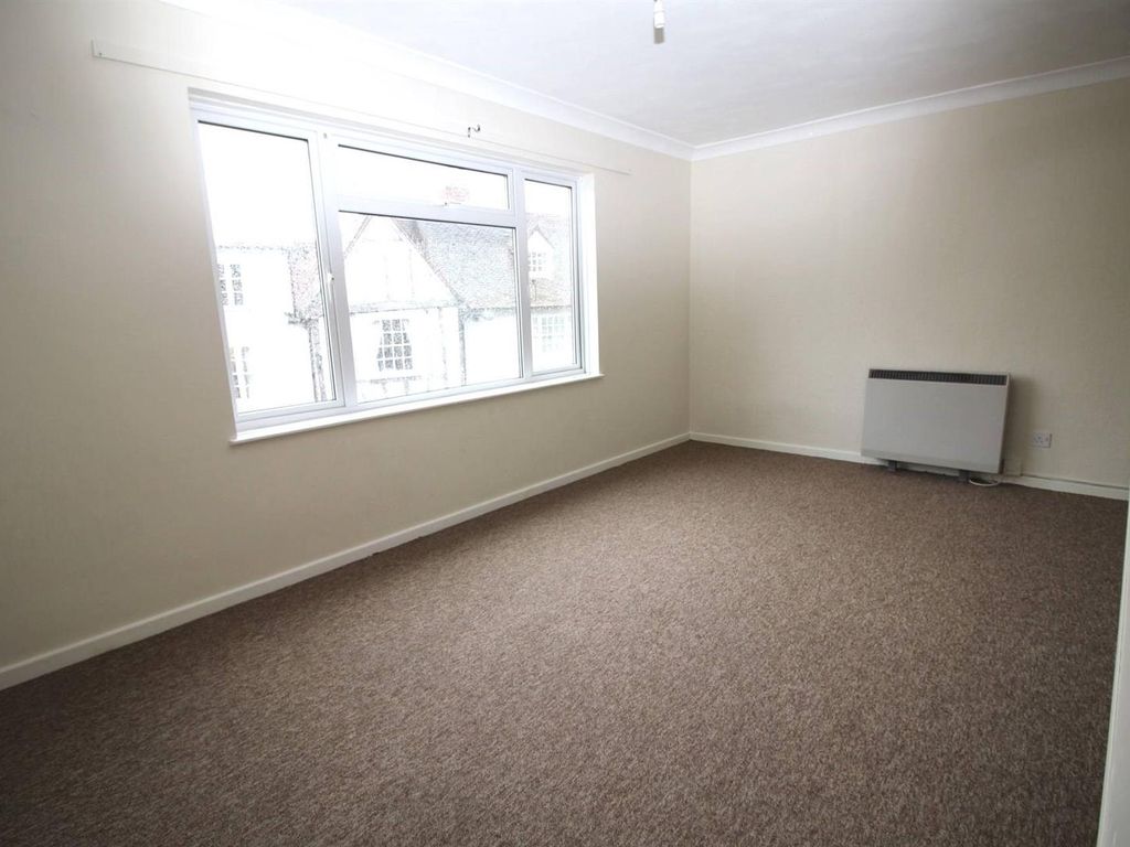 2 bed flat to rent in Doubleday Corner, Coggeshall, Colchester CO6, £800 pcm