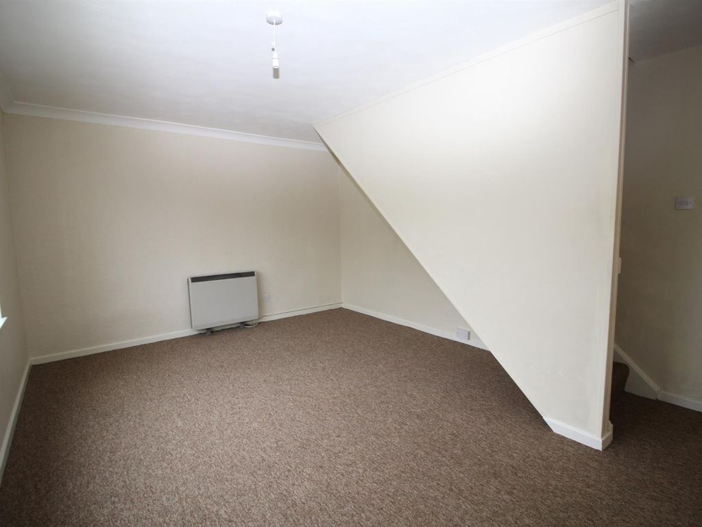 2 bed flat to rent in Doubleday Corner, Coggeshall, Colchester CO6, £800 pcm