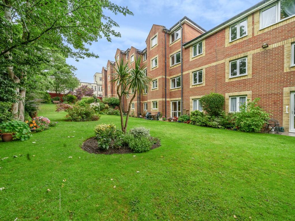 2 bed flat for sale in Maxime Court, Sketty, Swansea SA2, £140,000
