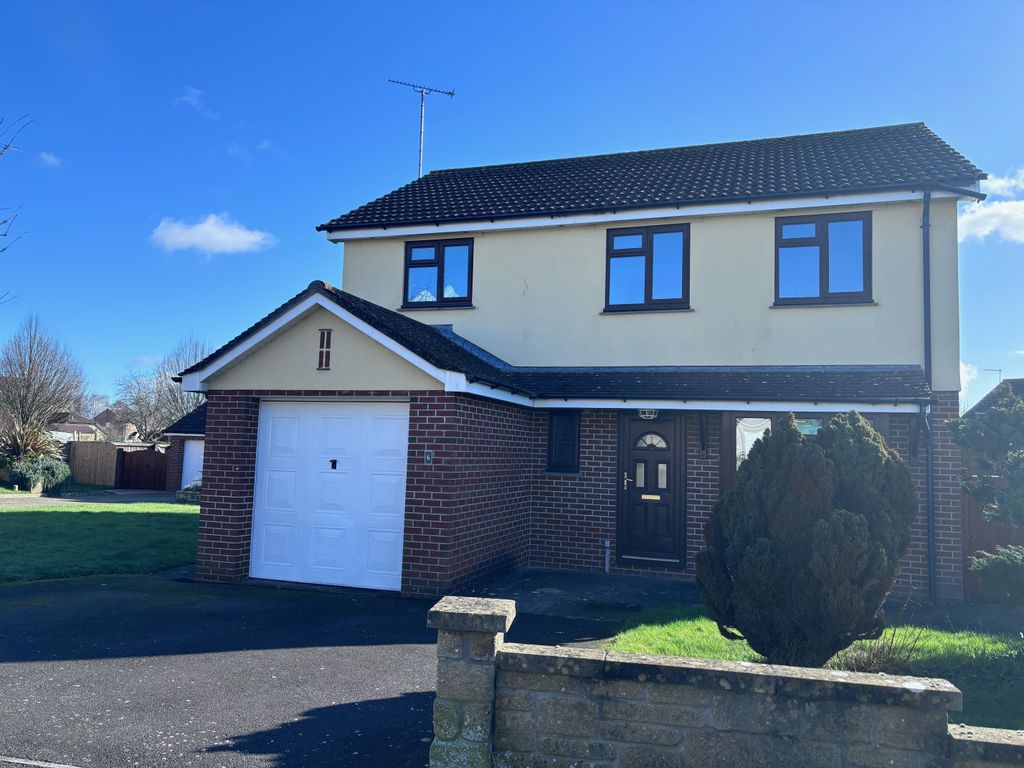 4 bed detached house to rent in Malmesbury Way, Yeovil BA21, £1,400 pcm