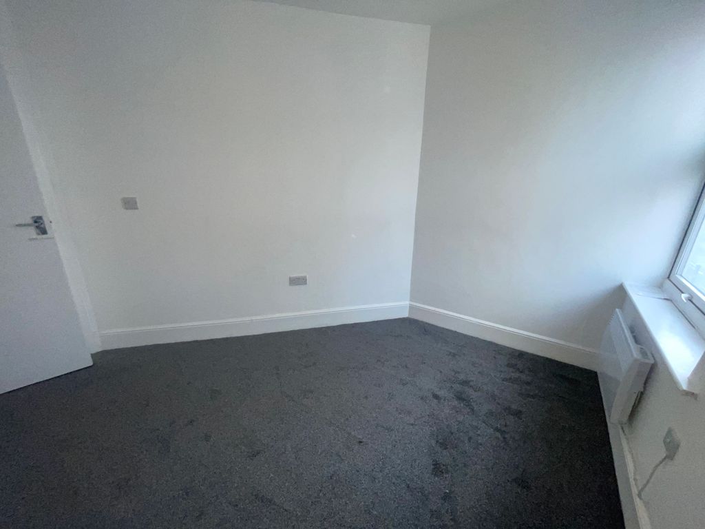 1 bed flat to rent in Blaby Road, Wigston LE18, £750 pcm