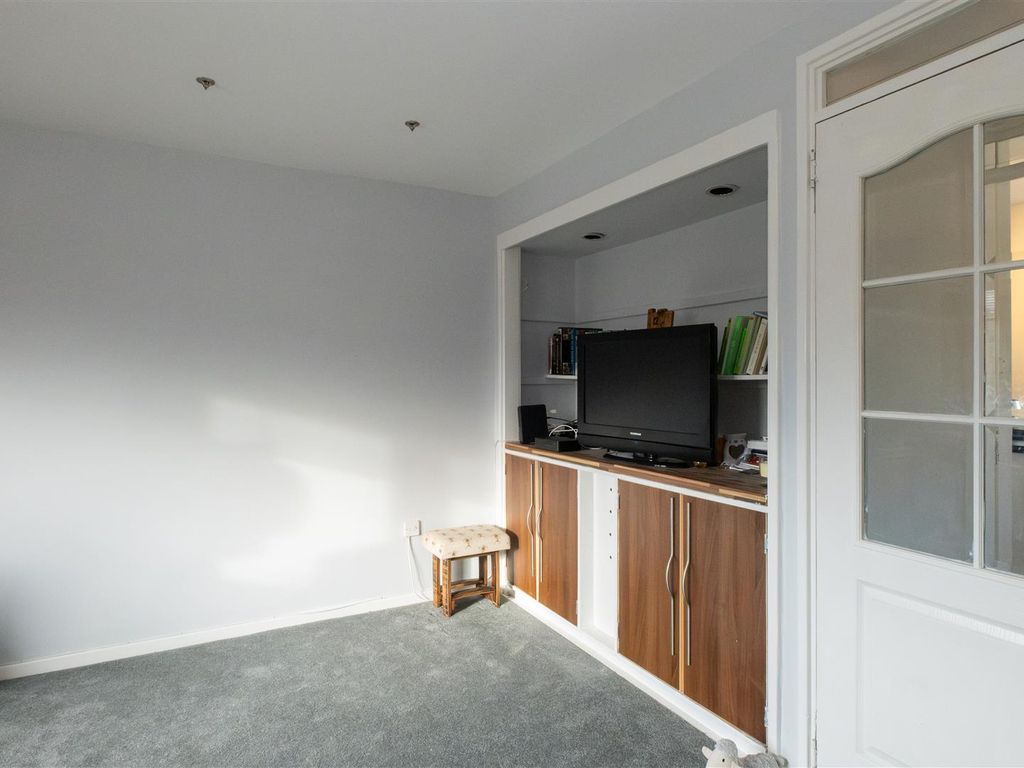 1 bed flat for sale in Dalmahoy Drive, Dundee DD2, £65,000