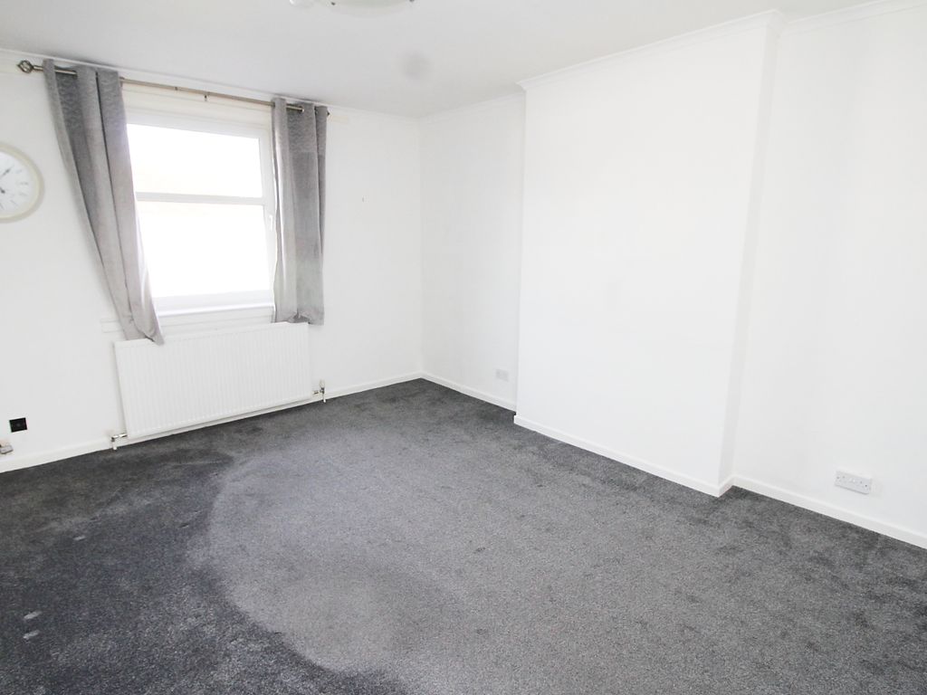 2 bed flat for sale in Tontine Park, Renton, Dumbarton G82, £49,500